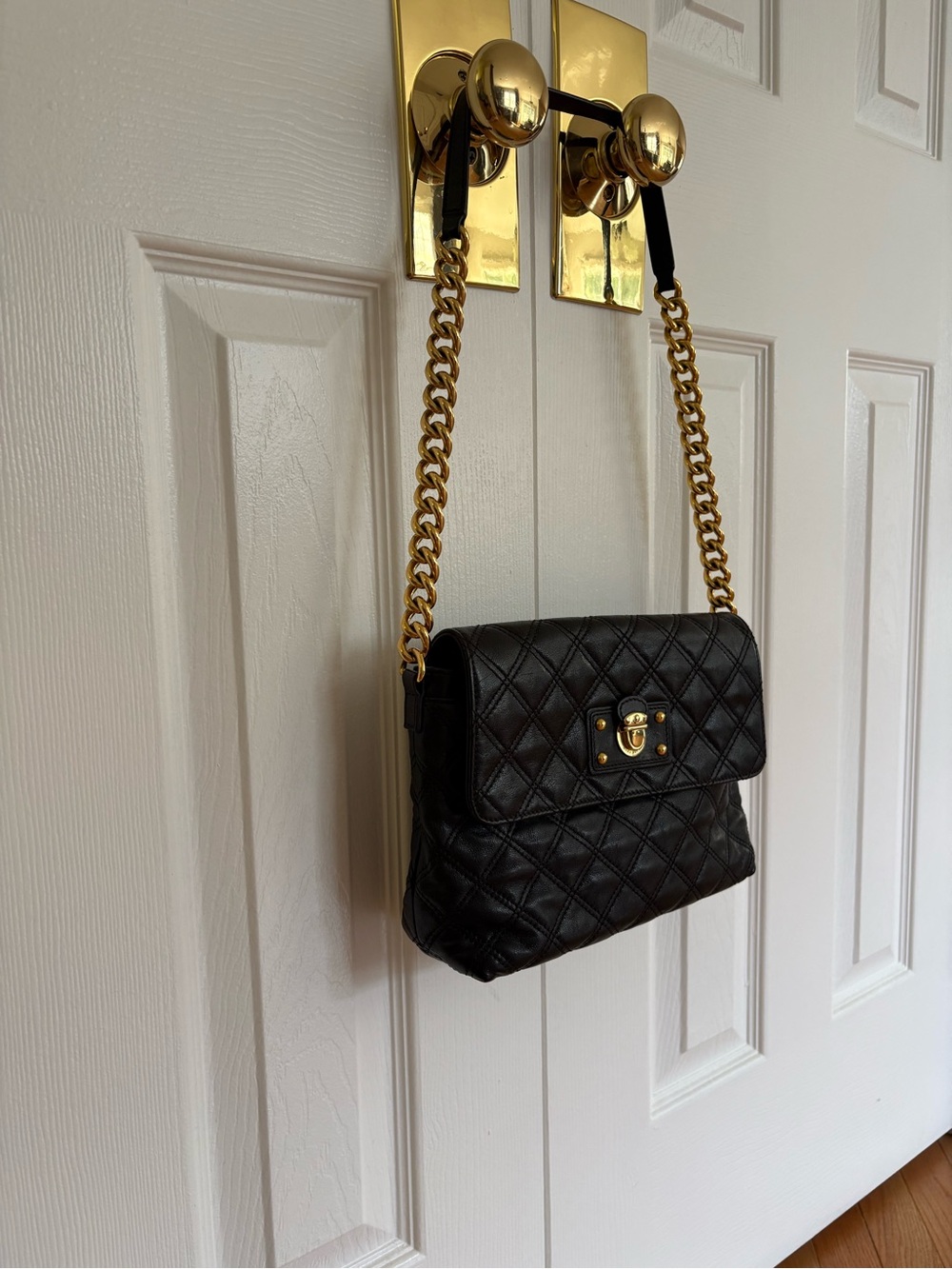 Marc Jacobs Black Quilted Shoulder Bag with Gold Chain - Picture 3 of 7